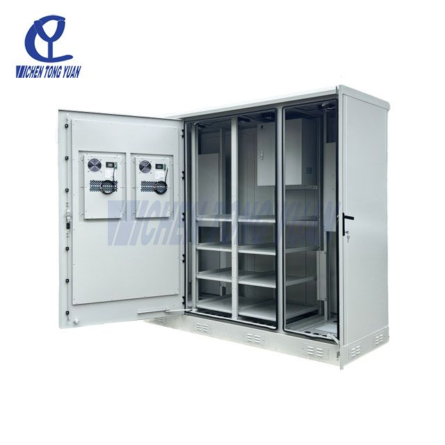 Carcasă pentru baterii de exterior Cytech Wheatherproof de 24 kW cu baterie cu litiu de 61,44 kWh 