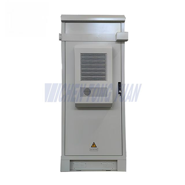 Aluminiowa zewnętrzna szafa telekomunikacyjna 42U – IP55 odporna na warunki atmosferyczne, chłodzenie 1500 W